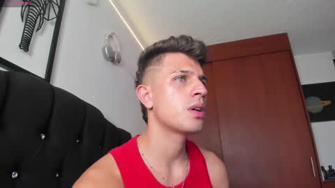 Snapshot of kevin_ahs1 chatting on November 21, 2025, 9:57 pm Kevin Ahs online show from November 21, 2025, 9:57 pm