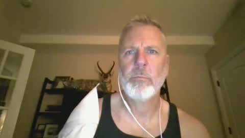 kevin_edges online show from September 17, 2025, 7:32 am