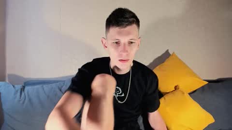 Snapshot of kevin_hornyyy chatting on November 17, 2025, 10:10 am kevin online show from November 17, 2025, 10:10 am