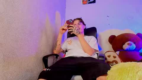 kevinperlas_ online show from February 21, 2026, 7:26 pm