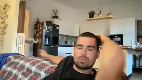 Snapshot of kevinpillobello chatting on May 13, 2026, 6:05 pm kevinpillobello online show from May 13, 2026, 6:05 pm