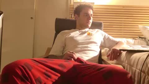 Snapshot of kevinwolf777 chatting on December 3, 2025, 2:08 am Kevin online show from December 3, 2025, 2:08 am