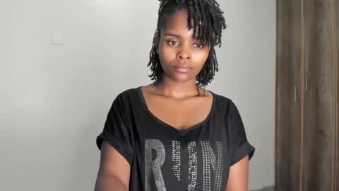 Snapshot of keyara_ chatting on June 14, 2026, 7:27 pm Keyara online show from June 14, 2026, 7:27 pm