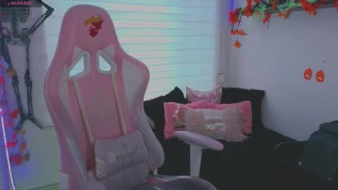 Snapshot of keyla_roberts_ chatting on October 14, 2025, 12:50 pm Adhara. Help me reach 100 likes online show from October 14, 2025, 12:50 pm