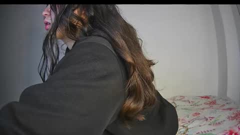 Keyla online show from November 8, 2025, 12:05 pm