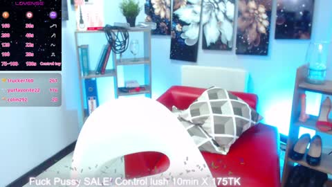 Snapshot of keylathomson chatting on February 8, 2025, 4:14 pm Keyla online show from February 8, 2025, 4:14 pm