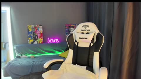 Snapshot of keyli_ink chatting on November 12, 2025, 8:37 am Keyli online show from November 12, 2025, 8:37 am