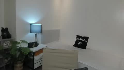 Snapshot of keziakinlley chatting on March 9, 2026, 12:14 am keziakinlley online show from March 9, 2026, 12:14 am