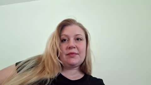 Snapshot of khaleesi0890 chatting on November 16, 2025, 12:33 pm khaleesi0890 online show from November 16, 2025, 12:33 pm