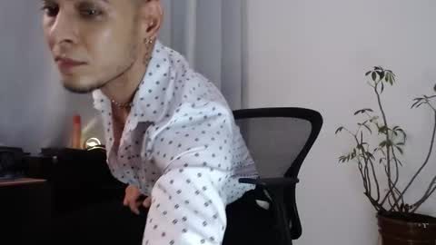 Snapshot of khalican chatting on March 9, 2026, 10:08 am KhalicaN online show from March 9, 2026, 10:08 am