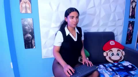 khateandersson online show from November 20, 2025, 8:08 pm