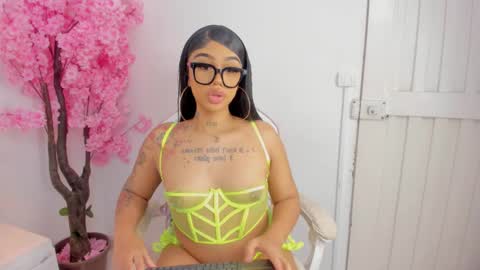 Khelany Isyy  online show from February 24, 2025, 9:09 pm