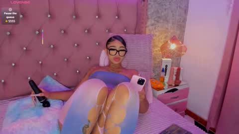 Khelany Isyy  online show from November 25, 2025, 2:39 pm