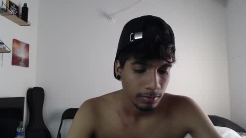 khevinlopezonig online show from October 25, 2025, 6:57 pm