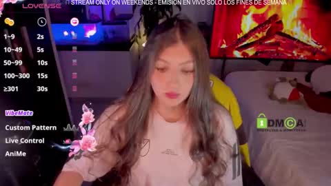 Snapshot of khionebesset chatting on December 22, 2025, 6:10 am Khi. online show from December 22, 2025, 6:10 am