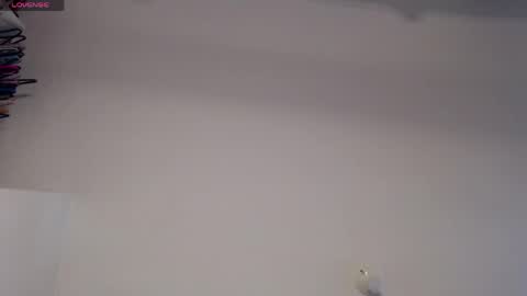 Snapshot of khloe33 chatting on April 14, 2026, 10:38 pm khloe33 online show from April 14, 2026, 10:38 pm