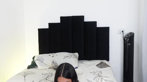 Khloe online show from January 11, 2025, 1:53 pm