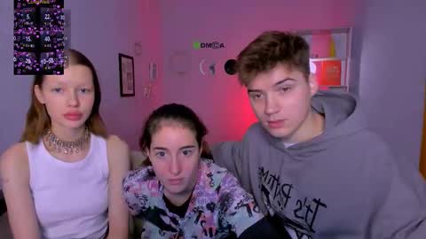 khloebeauty online show from November 15, 2025, 8:27 pm