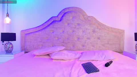 khloejohnson online show from October 14, 2025, 8:09 pm