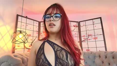 khloejohnson online show from November 26, 2025, 3:40 am