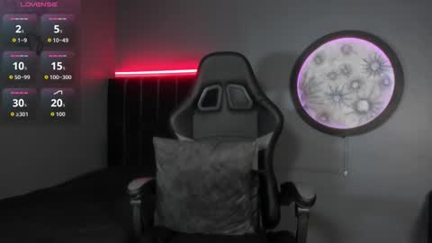 Khriss brown online show from November 4, 2025, 9:36 pm