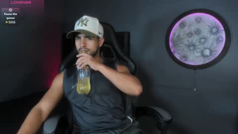 Khriss brown online show from November 18, 2025, 8:46 pm