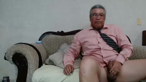 Snapshot of kiaming chatting on December 11, 2024, 10:27 pm KIA MING AND HER TEACHER online show from December 11, 2024, 10:27 pm