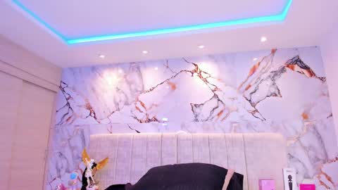    N         M online show from November 7, 2025, 11:10 am