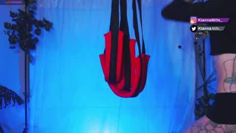 Snapshot of kiannamills chatting on December 27, 2024, 11:42 pm Kianna online show from December 27, 2024, 11:42 pm