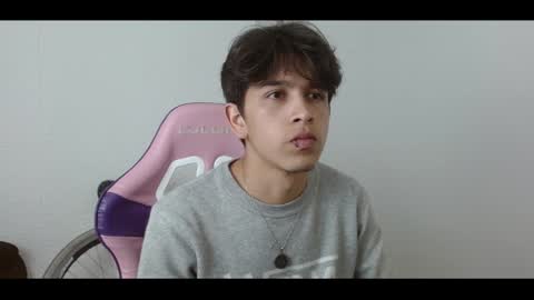 Snapshot of kianryu chatting on January 28, 2025, 11:28 pm Adrian Chlloe online show from January 28, 2025, 11:28 pm