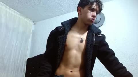 Snapshot of kianryu chatting on October 13, 2025, 12:21 am Adrian Chlloe online show from October 13, 2025, 12:21 am