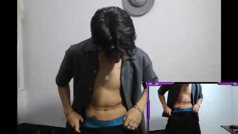 Snapshot of kianryu chatting on October 16, 2025, 1:17 am Adrian Chlloe online show from October 16, 2025, 1:17 am