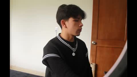 Snapshot of kianryu chatting on October 17, 2025, 5:15 pm Adrian Chlloe online show from October 17, 2025, 5:15 pm