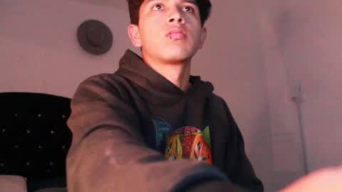 Snapshot of kianryu chatting on October 22, 2025, 8:36 am Adrian Chlloe online show from October 22, 2025, 8:36 am