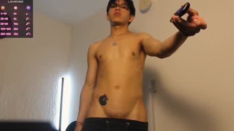 Snapshot of kianryu chatting on November 22, 2025, 9:58 pm Adrian Chlloe online show from November 22, 2025, 9:58 pm