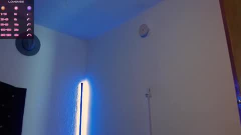 Snapshot of kianryu chatting on November 24, 2025, 4:40 pm Adrian Chlloe online show from November 24, 2025, 4:40 pm