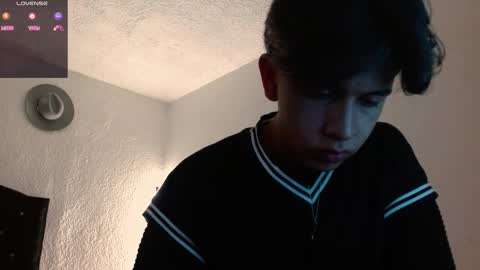 Snapshot of kianryu chatting on December 1, 2025, 2:49 am Adrian Chlloe online show from December 1, 2025, 2:49 am