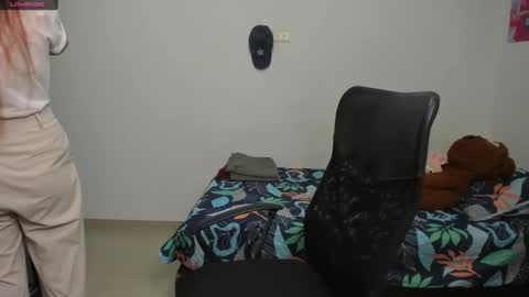 Evelyn online show from February 17, 2025, 1:04 am