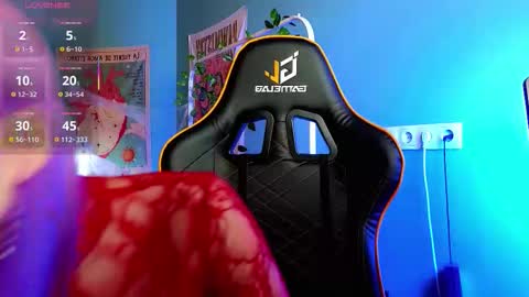 Kira online show from October 28, 2025, 8:55 pm