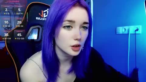 Kira online show from November 2, 2025, 9:06 pm