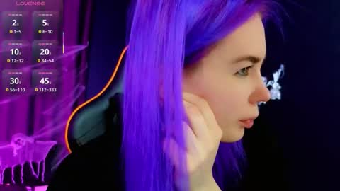 Kira online show from November 3, 2025, 9:05 pm