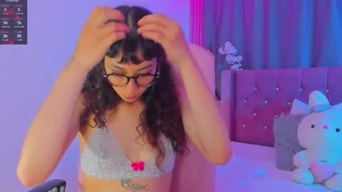 Snapshot of kiara_lovelyy chatting on May 15, 2026, 4:41 am Kiara online show from May 15, 2026, 4:41 am