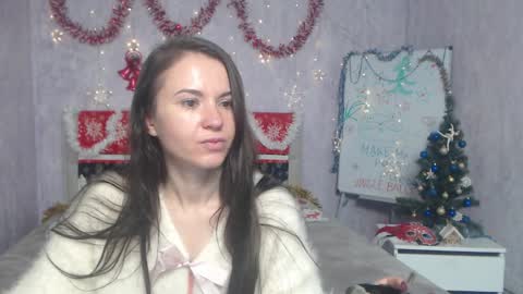 Snapshot of kiaracriegs chatting on December 17, 2025, 6:58 pm Kara online show from December 17, 2025, 6:58 pm