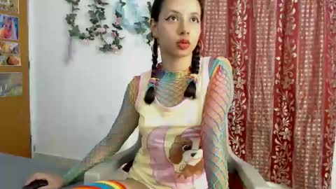 kiaralenon online show from March 18, 2026, 2:26 am