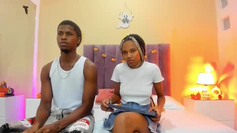 Sara Palacios online show from October 16, 2025, 4:13 am