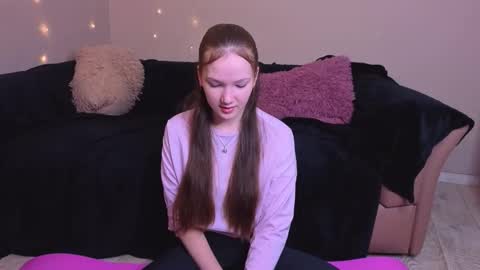 Snapshot of kierakiller chatting on December 3, 2025, 7:27 am Melvi online show from December 3, 2025, 7:27 am