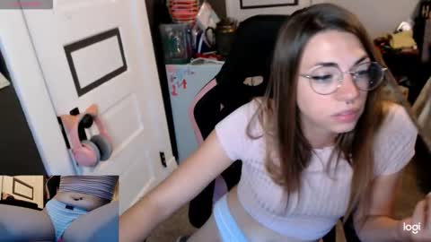 Kiersten online show from November 12, 2025, 4:51 pm