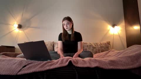 Snapshot of kierstentates chatting on March 6, 2026, 12:34 pm Ola my name is Lissa Lets hit 10 Thumbs Up together online show from March 6, 2026, 12:34 pm