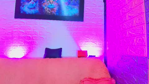 leidy  online show from December 15, 2025, 1:43 am