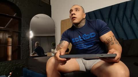 Snapshot of kiing_magic chatting on February 11, 2026, 1:10 am kiing magic online show from February 11, 2026, 1:10 am